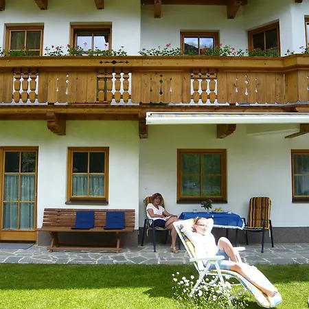 Anna Lena Neustift im Stubaital
